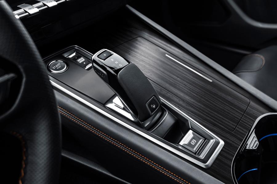 Детали интерьера Peugeot 508 GT 2018 года  (WW) (фото 6 из 42)
